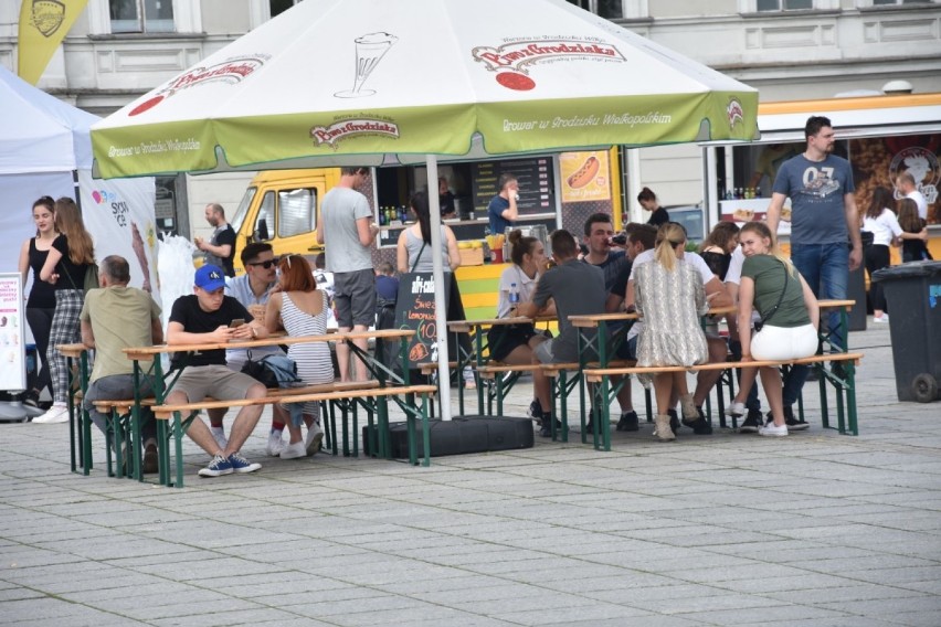 II Zlot FoodTrucków na wągrowieckim Rynku [ZDJĘCIA] 