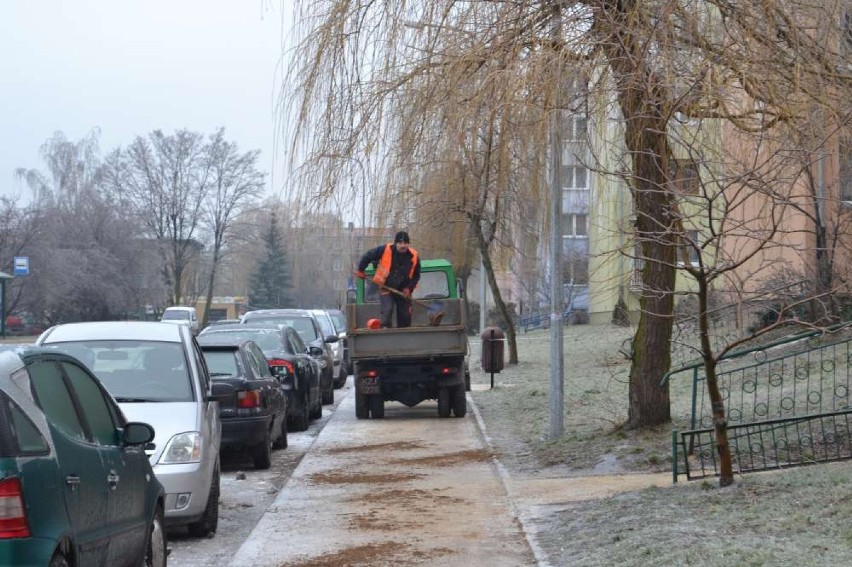 Zima w Pleszewie nie rozpieszcza pieszych ani kierowców