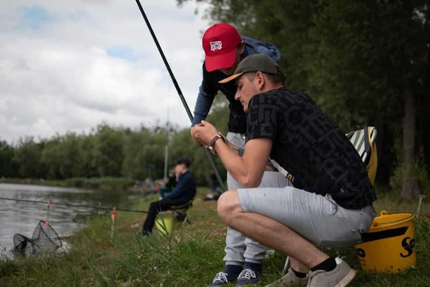 Piknik i zawody na zakończenie warsztatów wędkarskich dla dzieci w Skierniewicach [ZDJĘCIA]