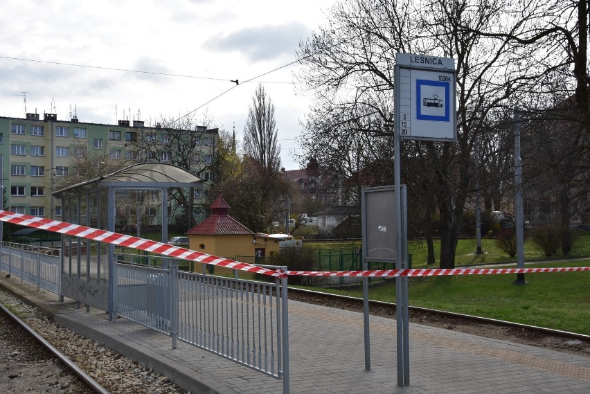 Ze względu na zły stan torowiska, ruch tramwajowy do Leśnicy...