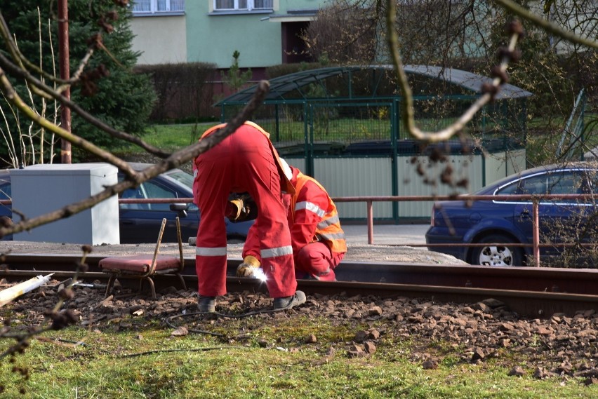 Ze względu na zły stan torowiska, ruch tramwajowy do Leśnicy...