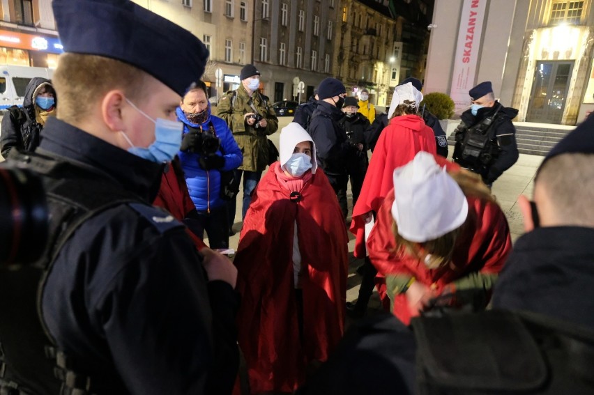 Katowice. Strajk Kobiet na rynku: 8 marca to dzień gniewu i...