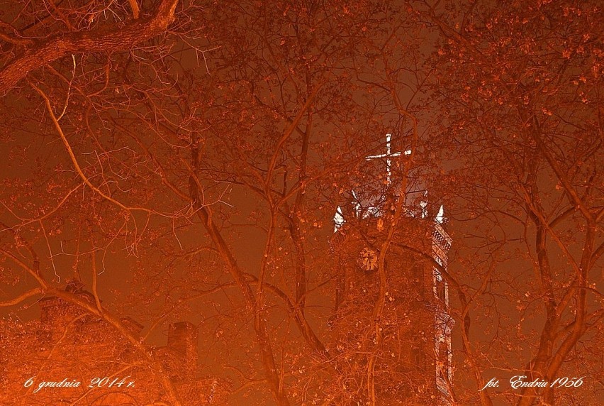 Mikołajkowy wieczór koło kościoła św. Antoniego w Nowej Soli