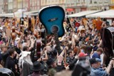 Wrocław. Gitarowy Rekord Świata 2020. Pobij go z nami z domu, na balkonie, z ogródka...