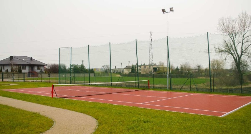 Kort tenisowy w Piekarach