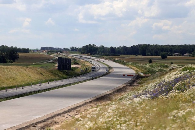 Nowe magazyny, budowa i przebudowa dróg, tunel średnicowy i remonty tras kolejowych to największe inwestycje w województwie łódzkim, które mają być realizowane w najbliższych pięciu latach. Wskazuje je firma Spectis w raporcie dotyczącym rynku budowlanego w kraju i regionach. Prace mają być prowadzone mimo pandemii koronawirusa.

CZYTAJ DALEJ NA NASTĘPNYM SLAJDZIE