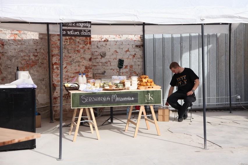 Zdrowo i ze smakiem: Otwarto nowy bazar w Hali Koszyki