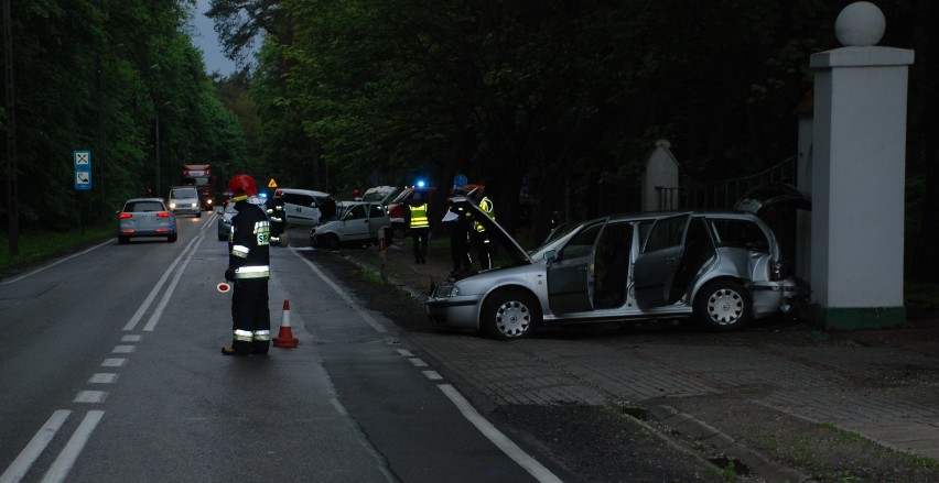 Wypadek na Miłosnej. Groźne zderzenie dwóch samochodów [ZDJĘCIA]