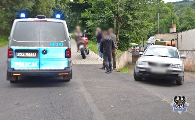 Wypadek w Dziećmorowicach. Zderzyła się osobówka z motocyklem