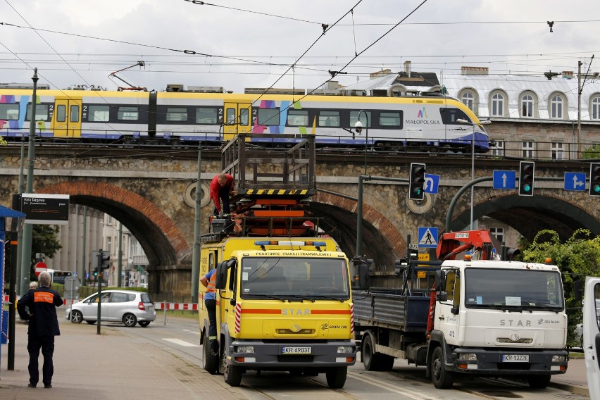 Kraków. Grzegórzecka już zamknięta, ale to nie koniec utrudnień [ZDJĘCIA]