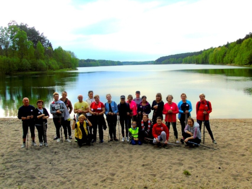 Kiszewski Marsz Flagi "Nordic Walking w Barwach Narodowych" [ZDJĘCIA]