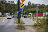 Bydgoszcz. Ze ścieżki rowerowej na Chemicznej zjeżdża się prosto w piach. Kiedy inwestycja zostanie dokończona?