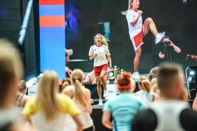 Trening z Ewą Chodakowską w Artego Arena w Bydgoszczy w ubiegłym roku. Już 15 czerwca będzie ponowna okazja do wspólnych ćwiczeń. Tym razem w Zielonych Arkadach...