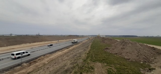 Postęp robót na placu budowy autostrady A1 na odcinku od Piotrkowa do Tuszyna