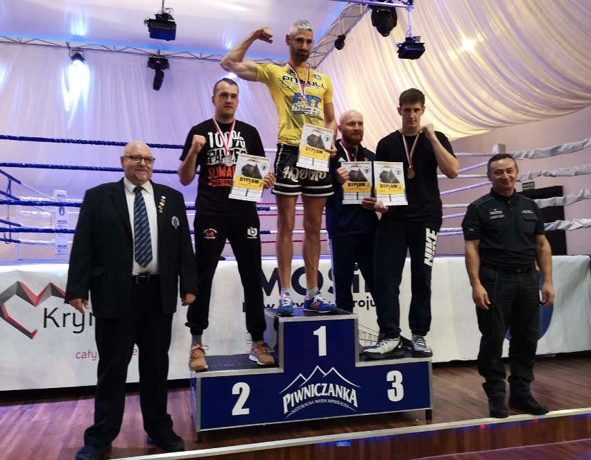 Strażacy wrócili z medalami z mistrzostw w kickboxingu