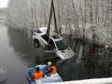 Powiat chodzieski - Mercedes wylądował w jeziorze