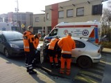 Czołowe zderzenie w Kielcach na oczach policjantów. Dramatyczne chwile - kierowca dostał ataku epilepsji (ZDJĘCIA)