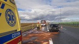 Wypadek na autostradzie A1! Kierowca w szpitalu po uderzeniu w barierki. Zdjęcia