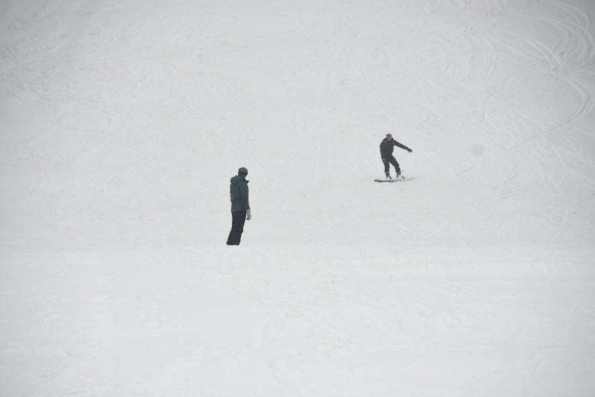 Stok narciarski na Telegrafie w Kielcach w Wigilię. Było kilku snowboardzistów i narciarzy ZDJĘCIA
