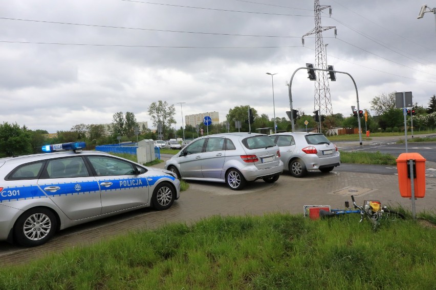 Uwaga  kierowcy!  Na skręcie z trasy średnicowej w ulicę Skłodowskiej-Curie dochodzi do wypadków