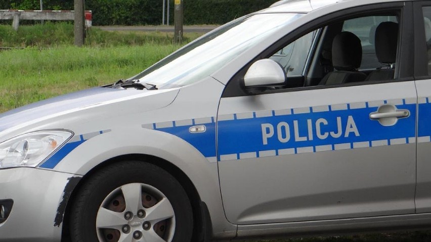 Policjanci ze Zduńskiej Woli i Łasku odnaleźli i uratowali 55-latka spod Wrocławia