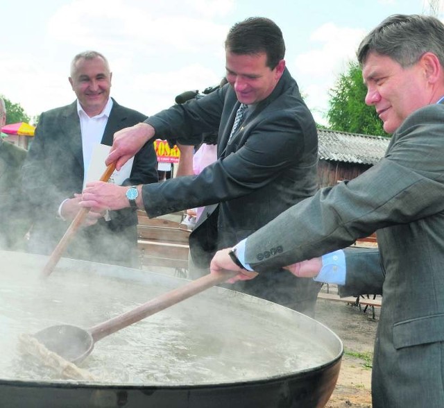 Jak przystało na szlak kulinarny, zainaugurowano go wielkim gotowaniem