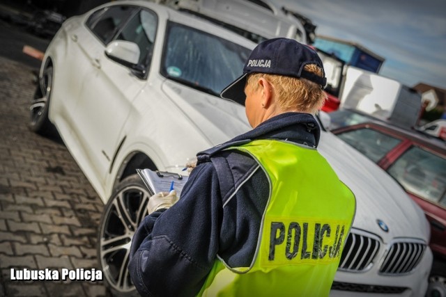 Policjanci odzyskali bmw skradzione na terenie Niemiec. Samochód jest wart ponad 300 tys. zł.