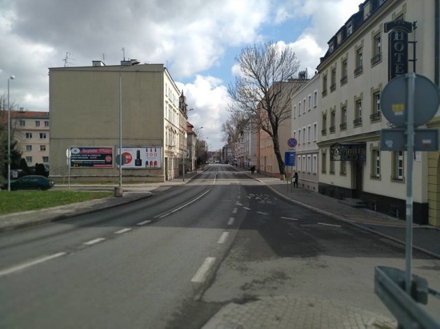 Malowanie pasów na jezdniach ma być prowadzone m.in. na ulicy Spychalskiego