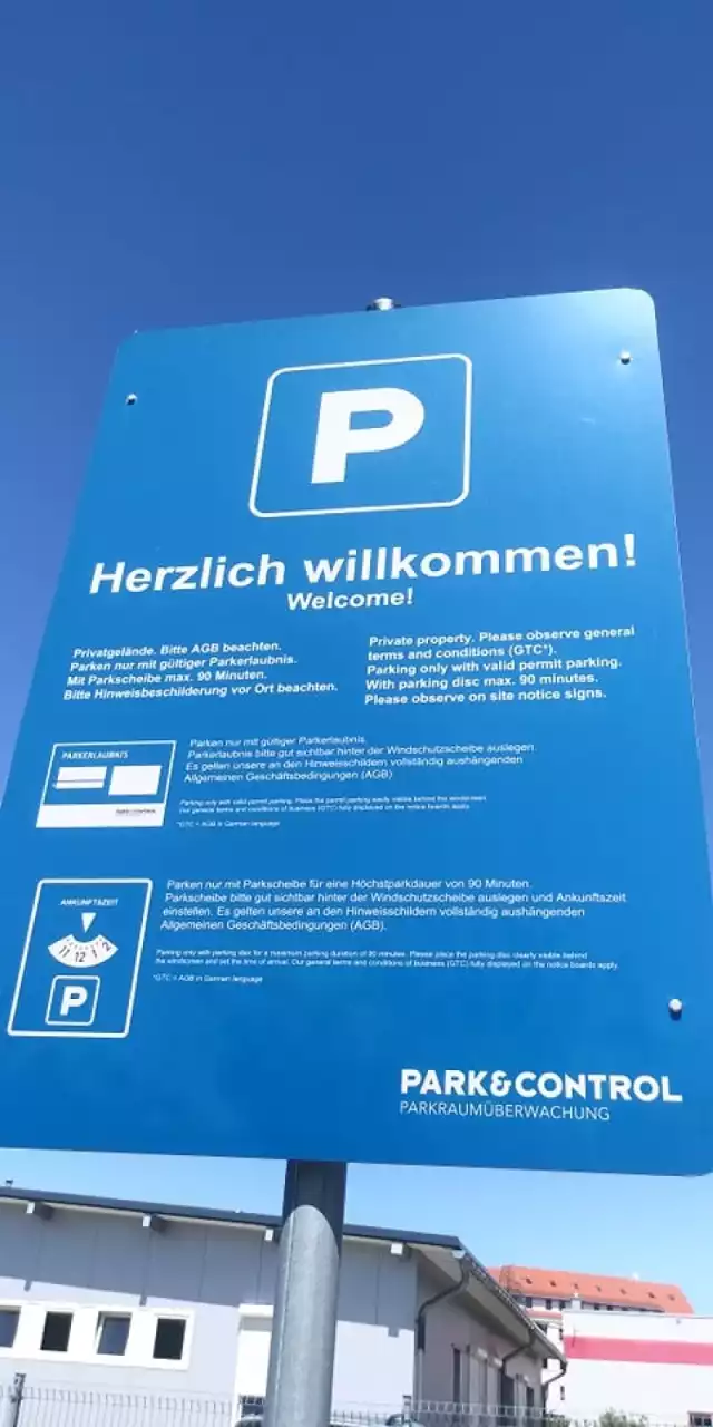 Niektóre markety na terenie Goerlitz wprowadziły obowiązek ustawienia czasu, kiedy samochód pozostawiło się na parkingu. Brak takiej informacji skutkować może mandatem w wysokości 30 euro.