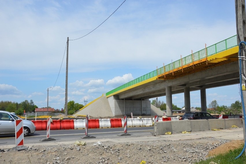 Wiadukt Wojska Polskiego nad A1 koło Piotrkowa...