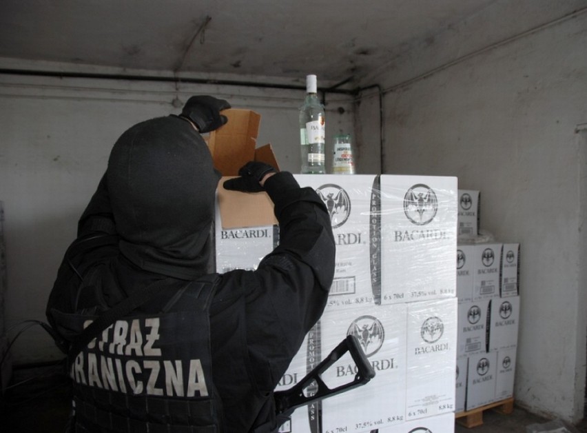 Tysiące litrów rumu Bacardi w Żukowie