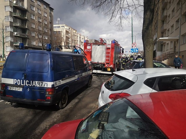 Katowice:  reklama uszkodziła samochód zaparkowany przy Korfantego