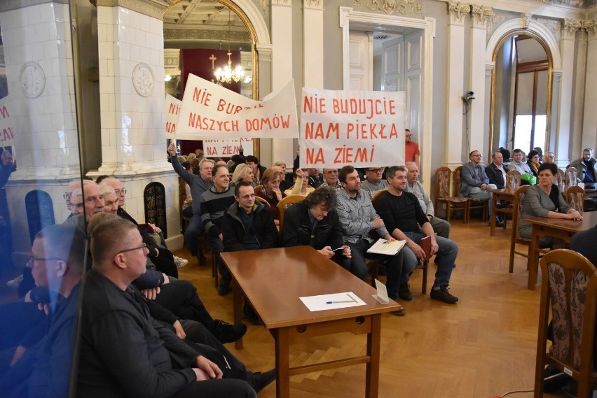 W środę mieszkańcy głośno protestowali przeciw obwodnicy w...