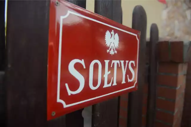 Sołtys korzysta z ochrony prawnej przysługującej funkcjonariuszom publicznym.