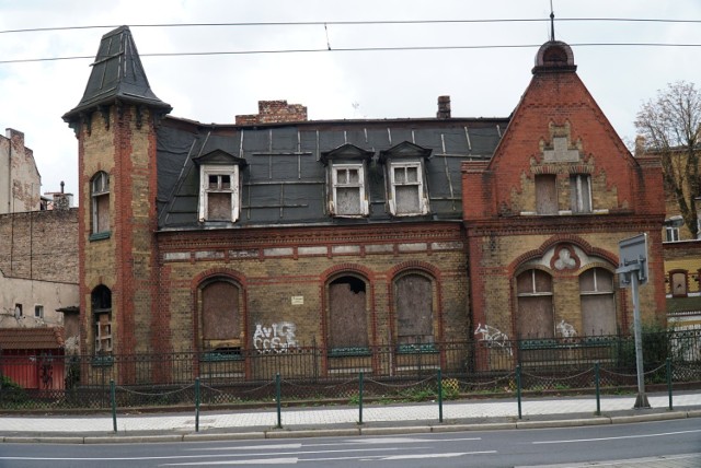 Właścicielem obiektu jest Realvest Głogowska Sp. z o.o. z siedzibą w Warszawie.