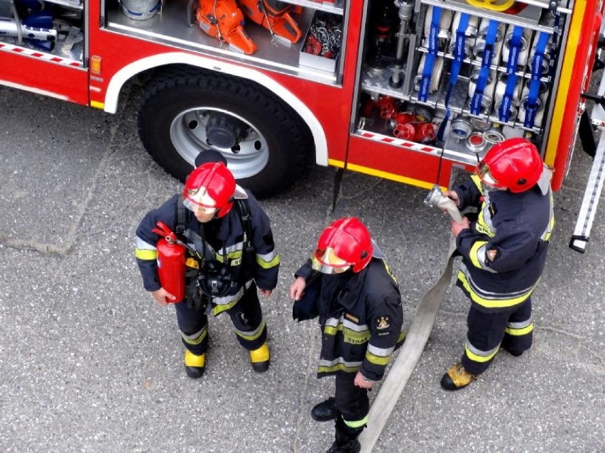 W pożarze domu w Łebczu poszkodowana została jedna osoba