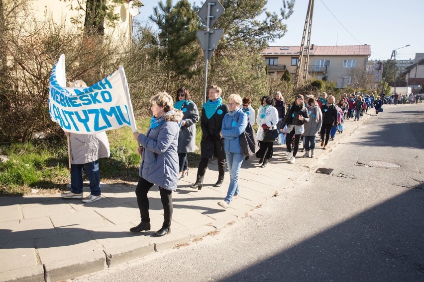 Na zdjęciach: Marsz Błękitny zorganizowany przez przedszkole...