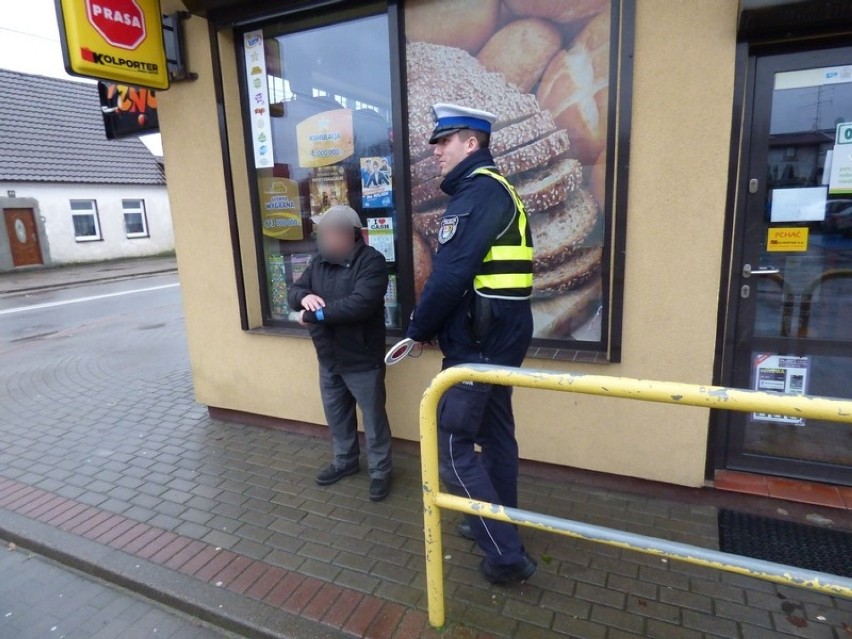 Policjanci z Lęborka rozdawali dzieciom "odblaski" ZDJĘCIA