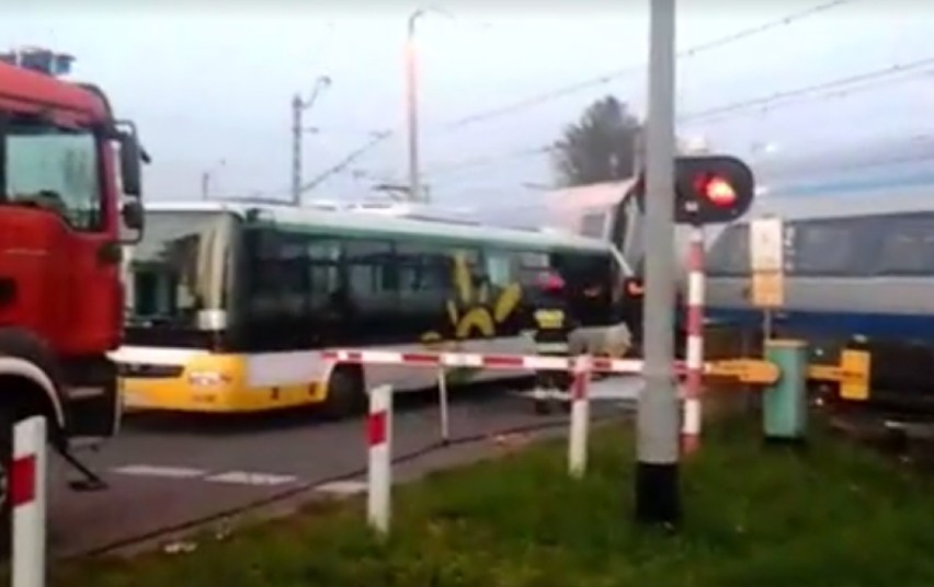 Nowy Dwór Mazowiecki: Wypadek Pendolino. Pociąg jadący na Śląsk zderzył się z autobusem