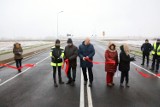 Nowo wybudowana droga na byłym lotnisku uroczyście otwarta, zobaczcie zdjęcia