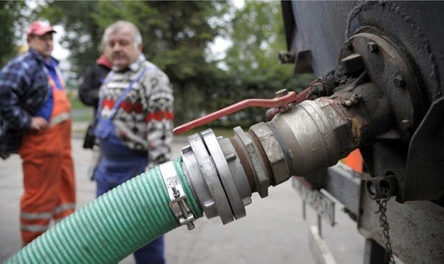 Posiadacze szamb i przydomowych oczyszczalni muszą mieć umowy na wywóz nieczystości