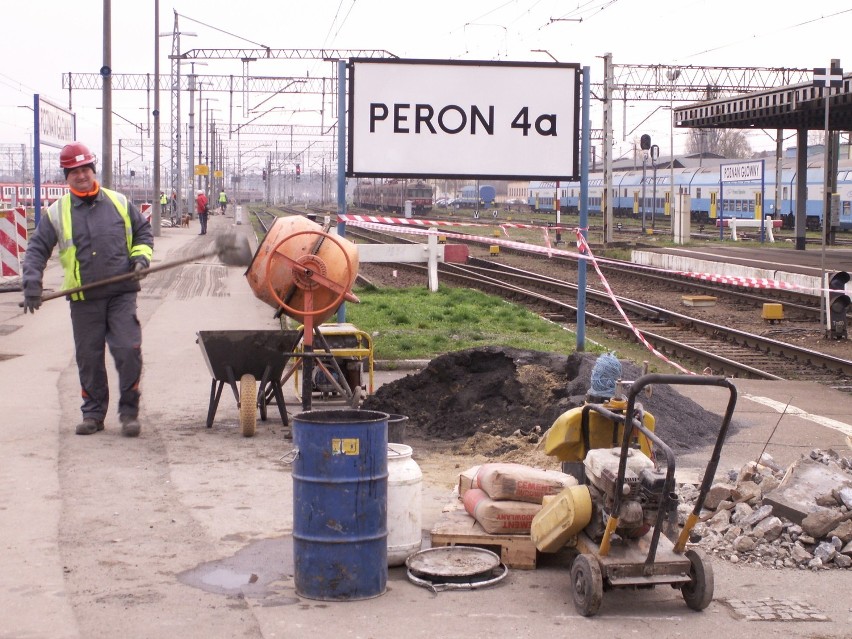 Dworzec Główny PKP w Poznaniu:  remont na peronie 4a