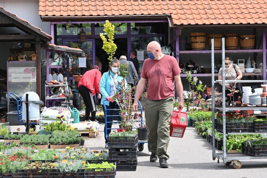 W sobotę, 23 maja, nie brakowało klientów centrach...