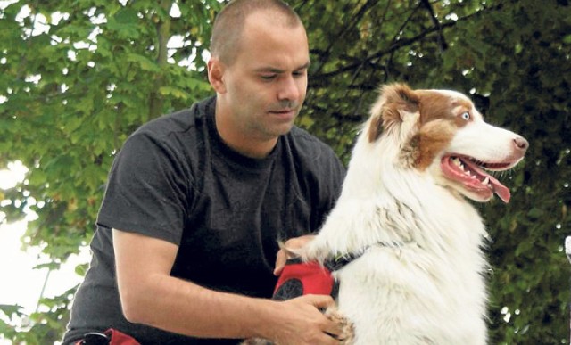 Tomek Stępień i jego pupil, pies Bono
