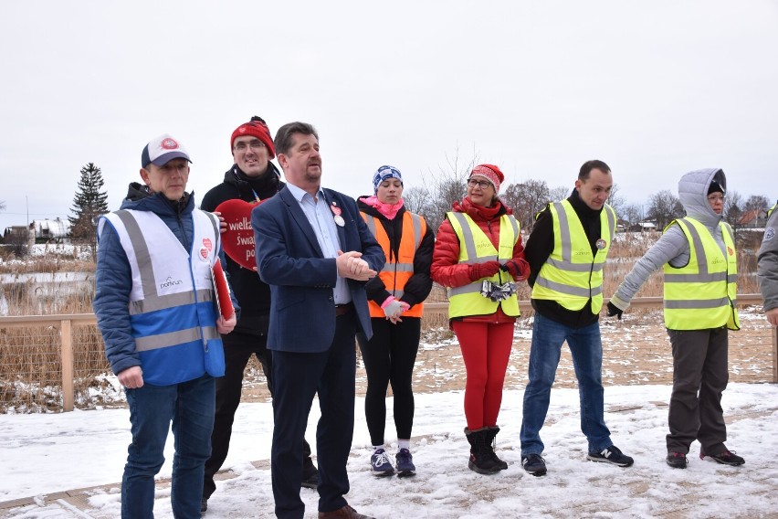 Parkrun Zamek w Malborku tym razem dla WOŚP. Biegli i maszerowali, by wesprzeć ogólnopolską akcję 