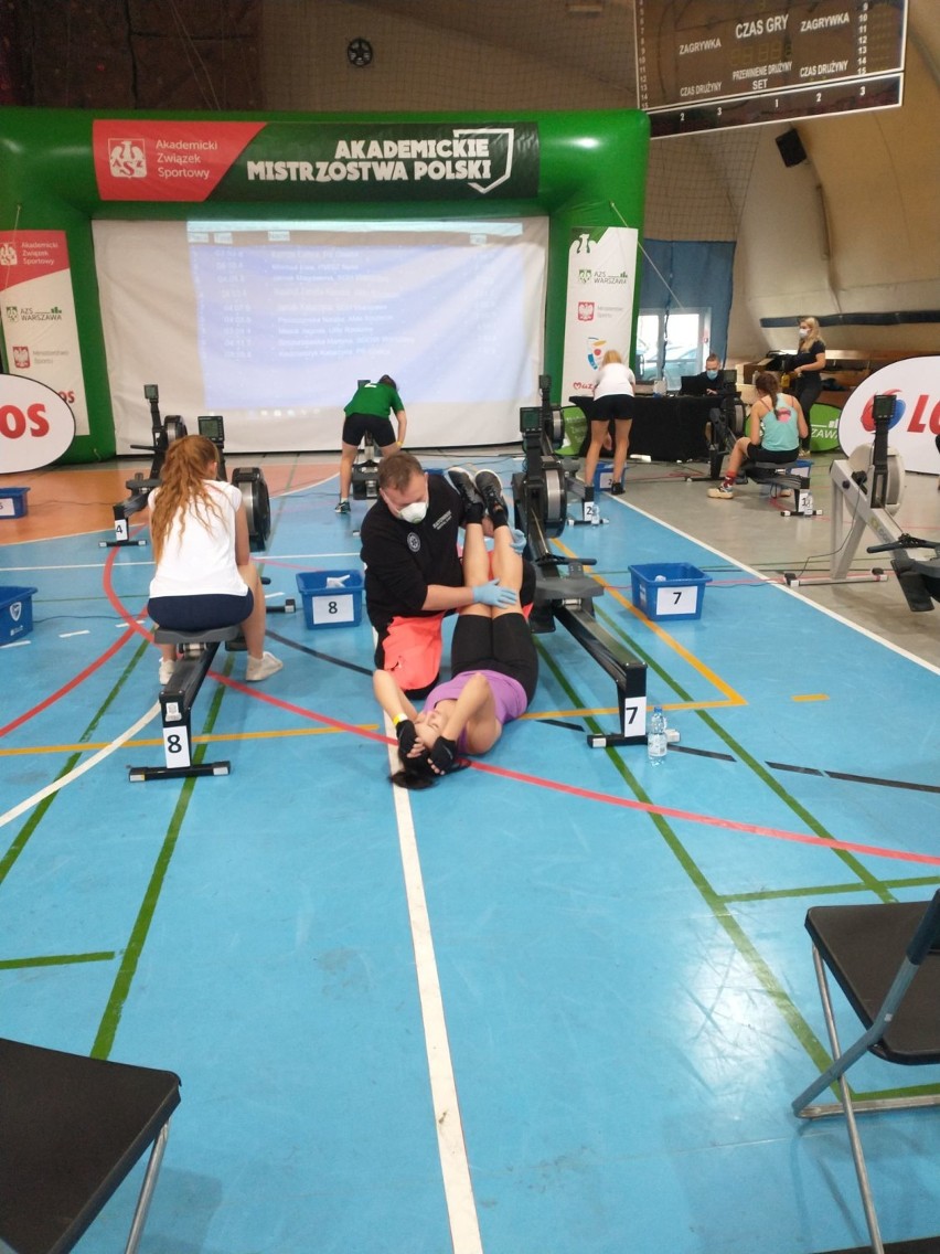 Sukces studentów Uniwersytetu Rzeszowskiego w nietypowej dyscyplinie. Wrócili z medalami z Mistrzostw Polski w Ergometrze Wioślarskim