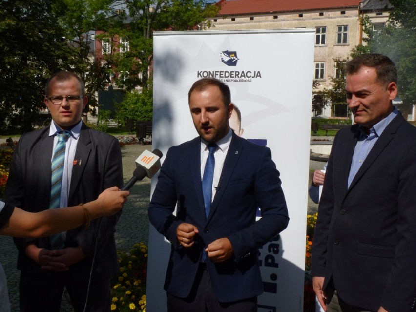 Kandydaci Konfederacji, od lewej: Marcin Budkiewicz, Patryk...