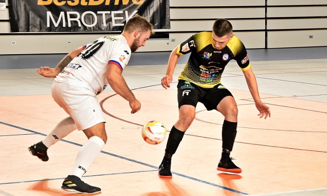 Nowym kapitanem drużyny Investa PZZ Futsal Powiat Pilski Piła został Radosław Góźdź (na zdjęciu z prawej), który w zespole gra kilka lat