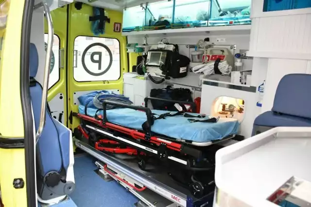 Potrącony w Lesznie rowerzysta nieprzytomny trafił do szpitala