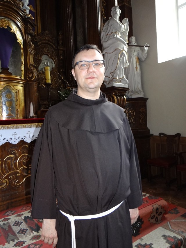 O. Arkadiusz Kąkol, gwardian klasztoru Franciszkanów w Wieluniu. Wspólnotę tworzy obecnie sześciu kapłanów i jeden brat zakonny